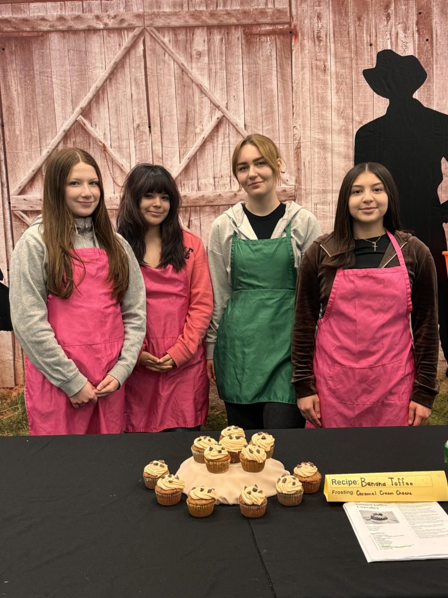 Angelina Carrillo, Alyssa Huotari, Katerina Hrytsenko, and Yoselyn Orellana with their award winning cupcakes.